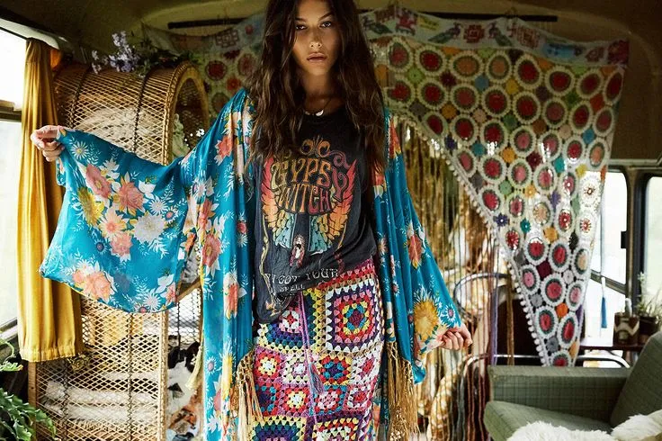 All That You Need in Hippie Fashion to Find Your Free Spirit